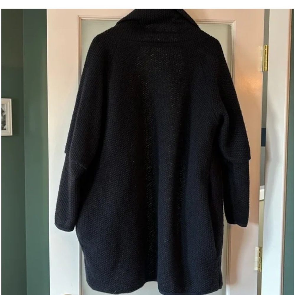 Long navy 80% wool Scandinavian style sweater - Picture 5 of 7